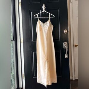 VTG Wondermaid Fine Lingerie Cream Lace Full Length Slip Size 32 XS/S